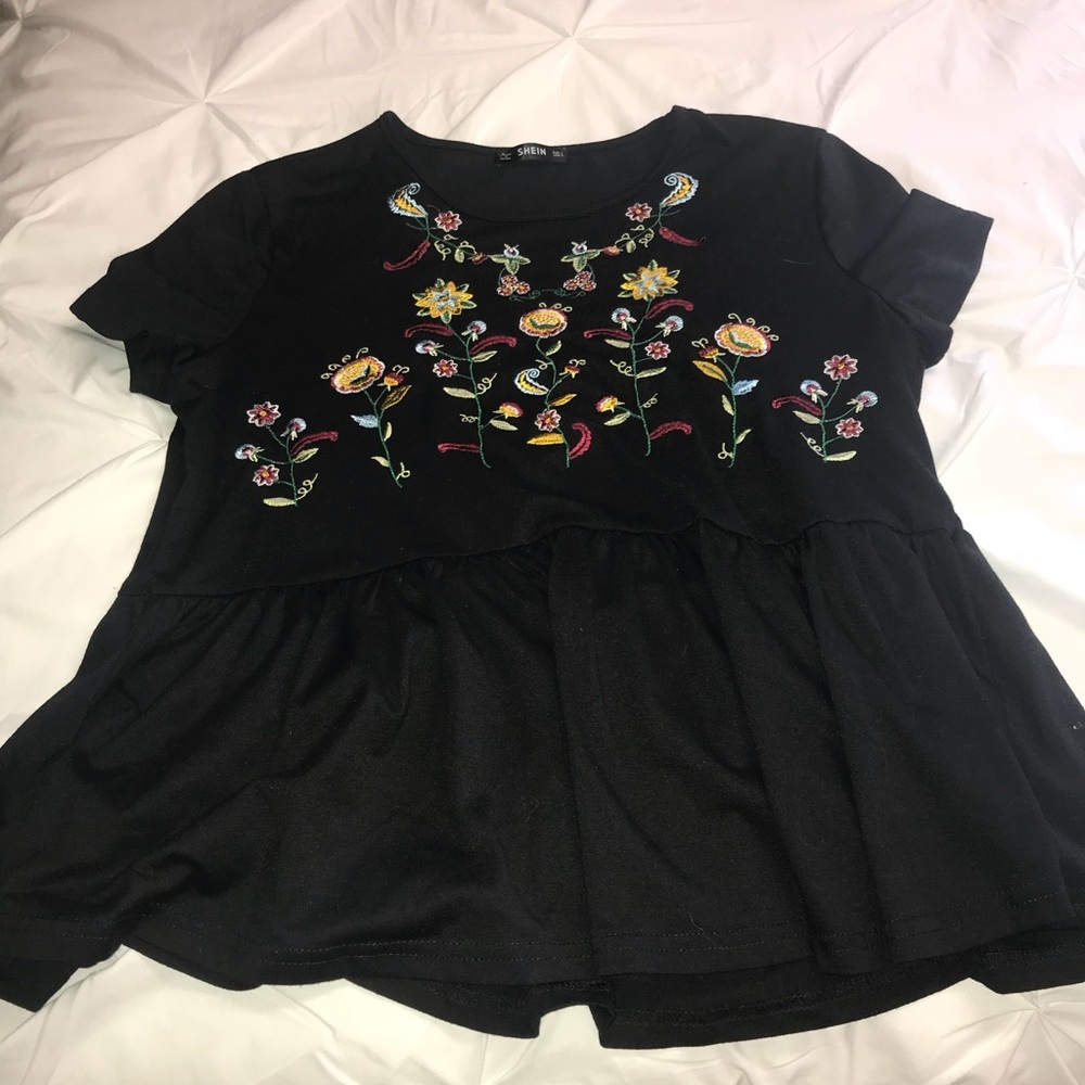 Black Tee, Flower Design